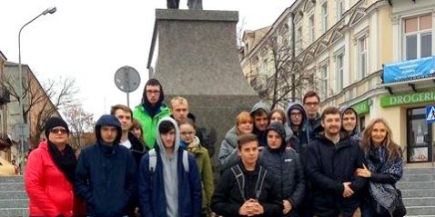 44896712_1960170374286640_3427173543299776512_n