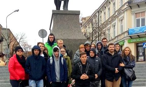 44896712_1960170374286640_3427173543299776512_n